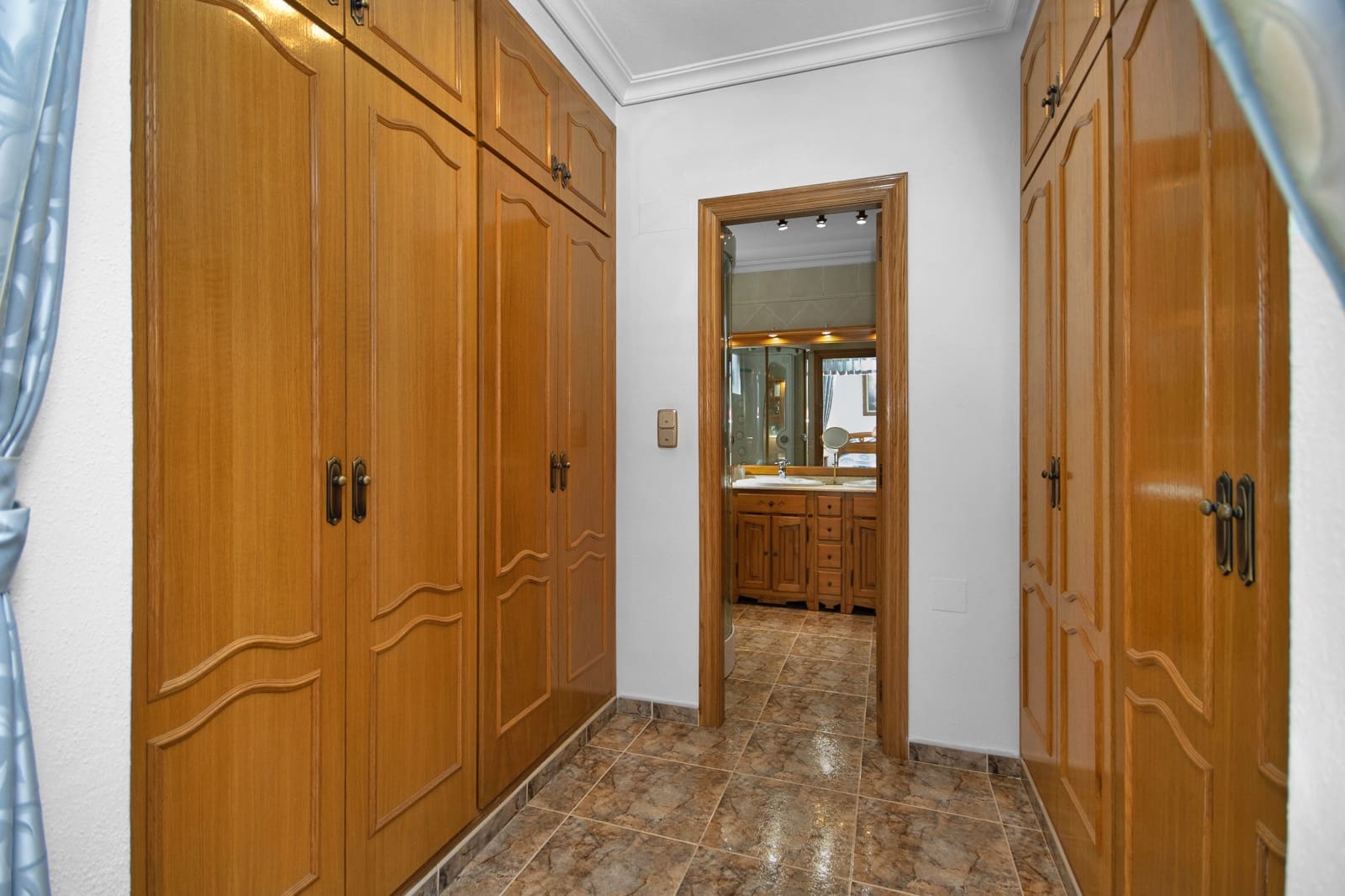 5 makuuhuone Huvila myytävänä paikassa La Marina mukana uima-altaan 
autotalli - 449 500 € (Ref: 9329813)