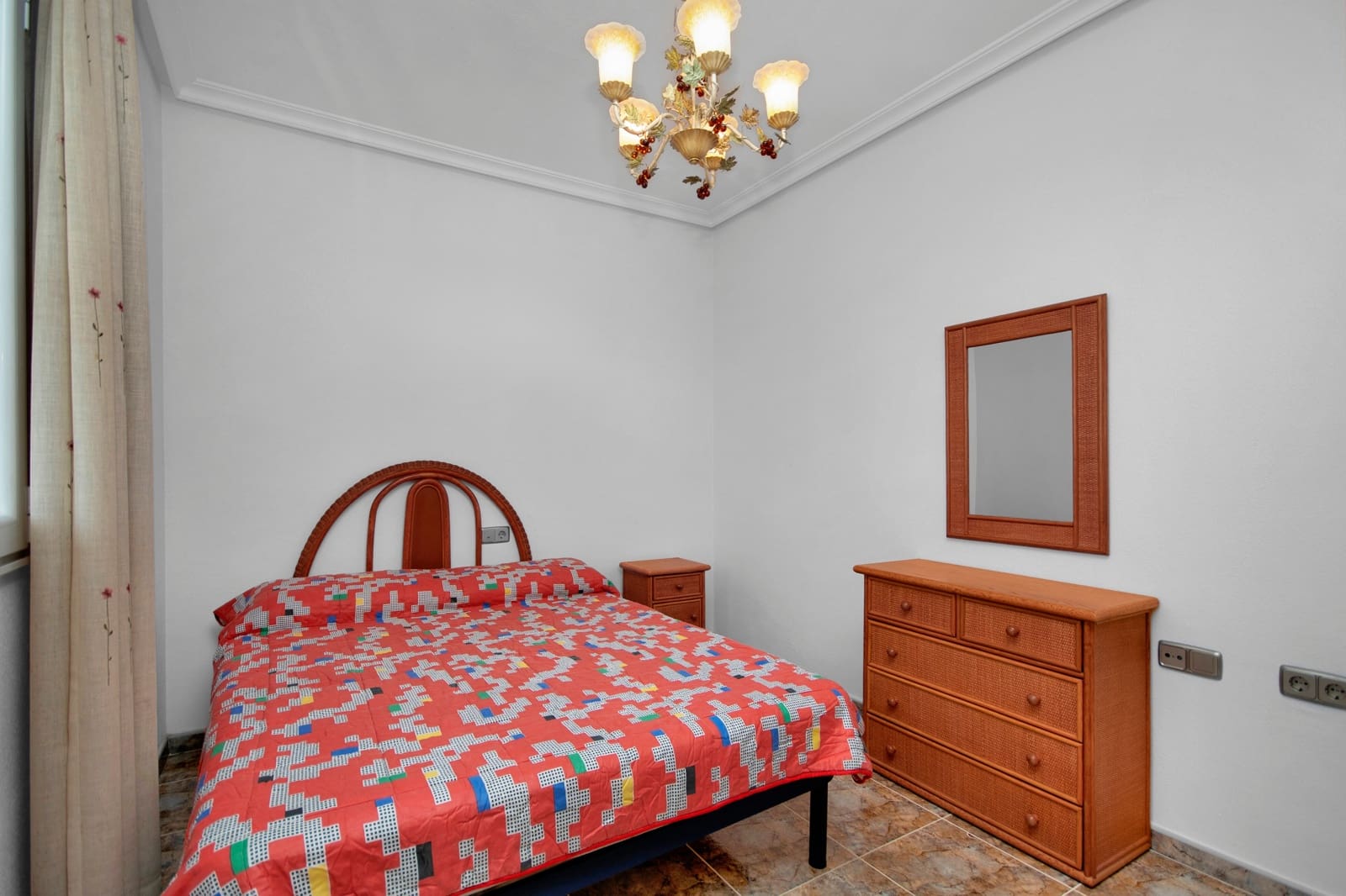 5 makuuhuone Huvila myytävänä paikassa La Marina mukana uima-altaan 
autotalli - 449 500 € (Ref: 9329813)