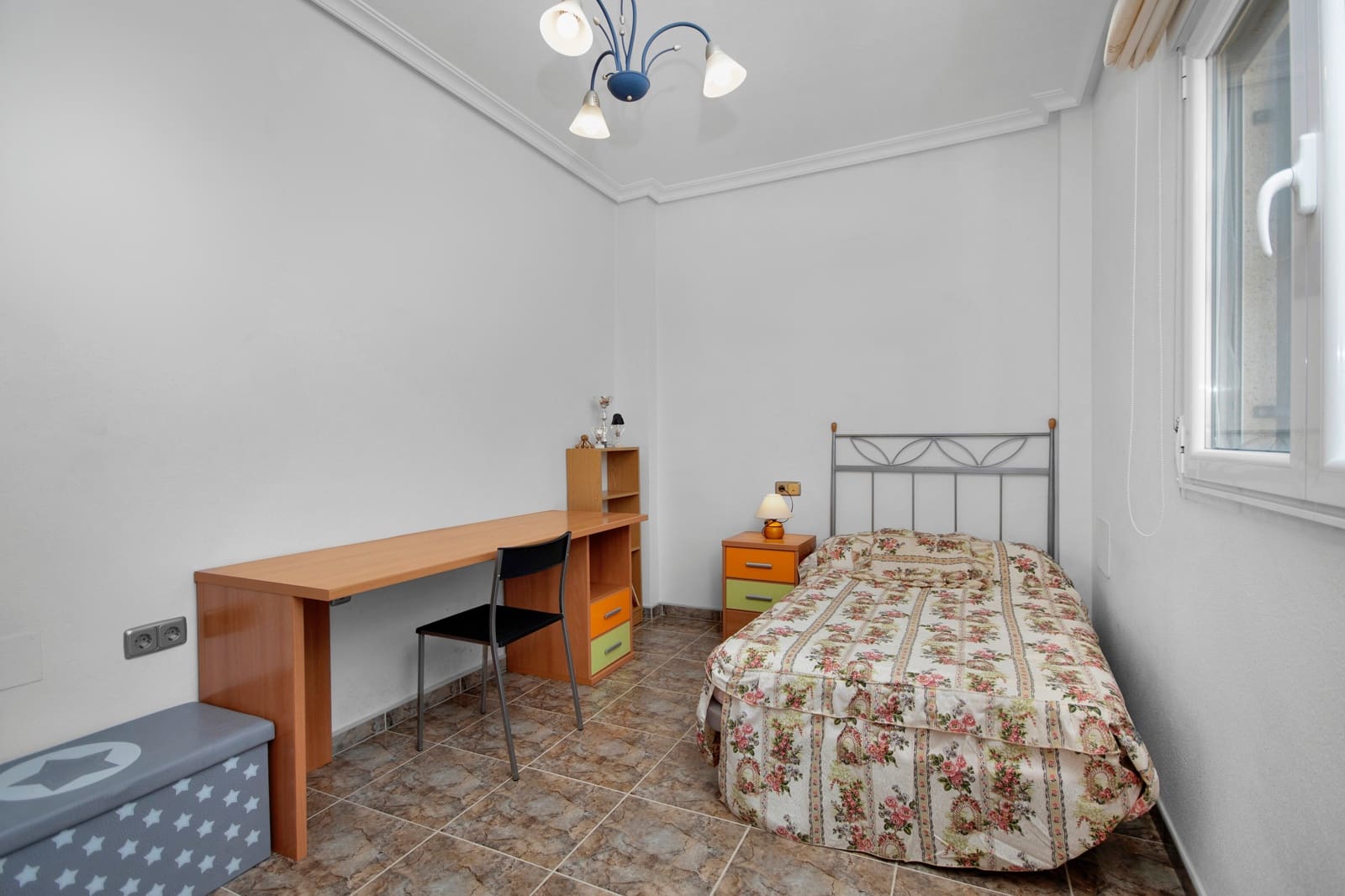 5 makuuhuone Huvila myytävänä paikassa La Marina mukana uima-altaan 
autotalli - 449 500 € (Ref: 9329813)