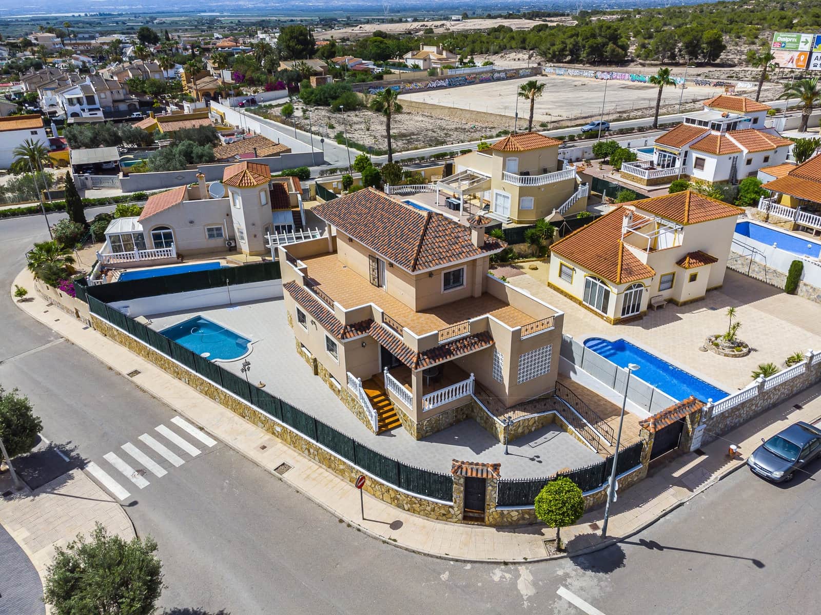 5 bedroom Villa for sale in La Marina with pool garage - € 449,500 (Ref: 9329813)