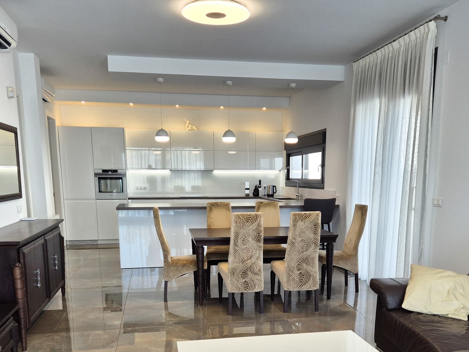 7 makuuhuone Huvila myytävänä paikassa La Marina mukana uima-altaan - 1 491 600 € (Ref: 9345190)