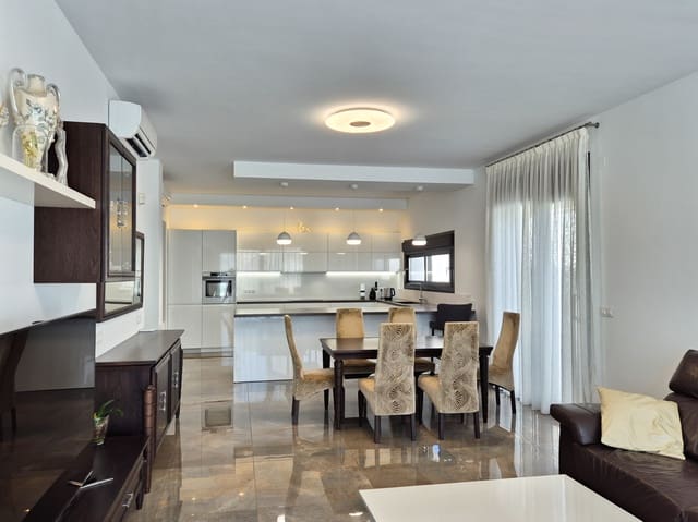 7 makuuhuone Huvila myytävänä paikassa La Marina, Elche / Elx mukana uima-altaan - 1 491 600 € (Ref: 9345190)