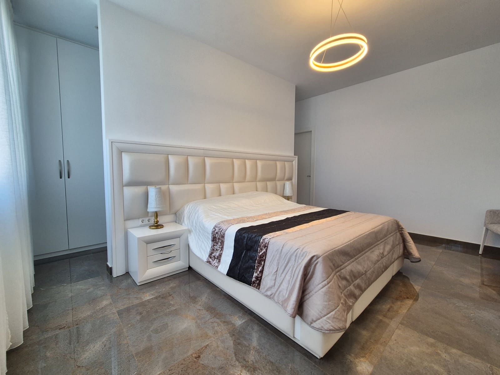 7 makuuhuone Huvila myytävänä paikassa La Marina mukana uima-altaan - 1 491 600 € (Ref: 9345190)