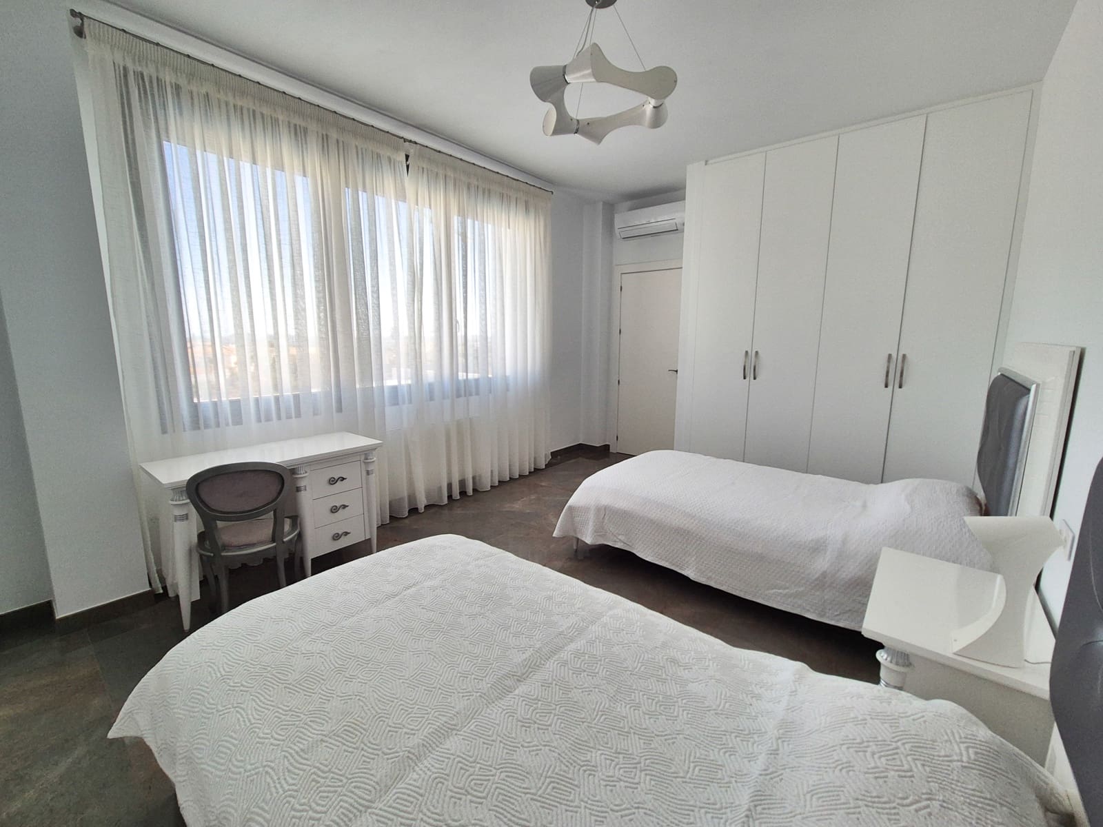 7 makuuhuone Huvila myytävänä paikassa La Marina mukana uima-altaan - 1 491 600 € (Ref: 9345190)