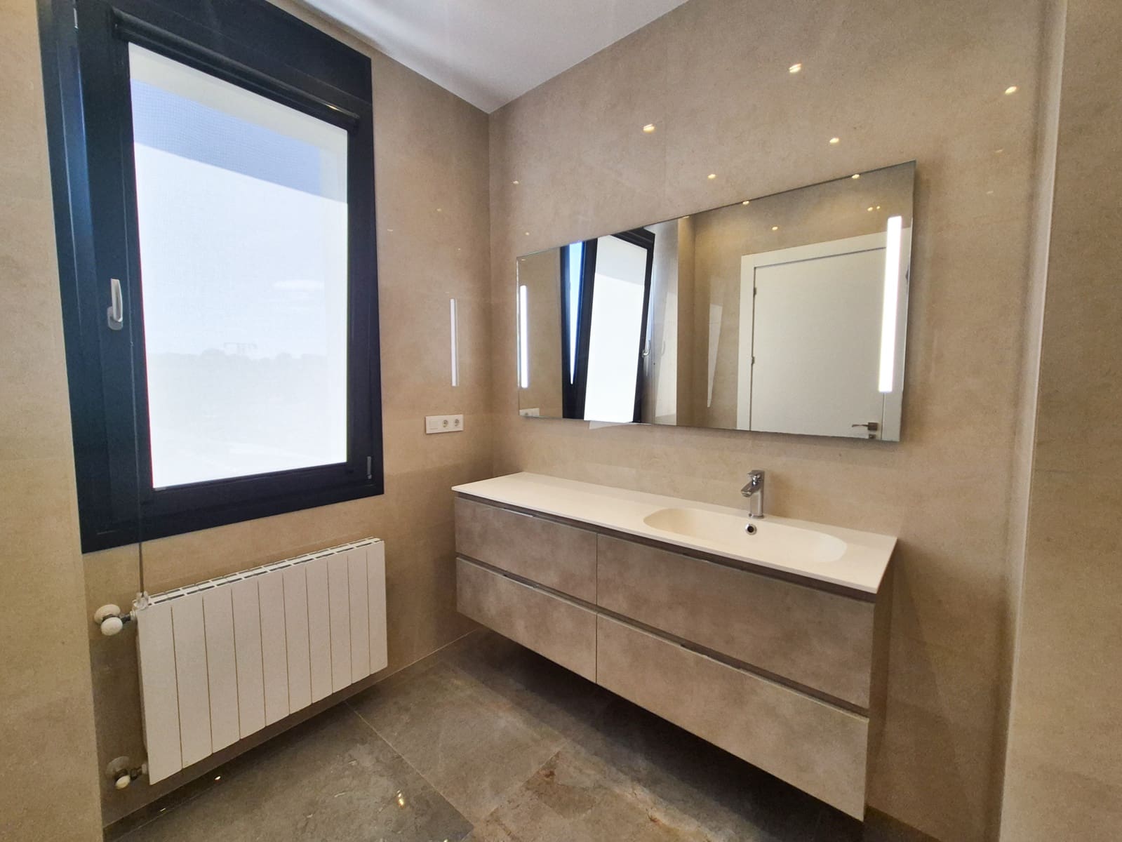 7 makuuhuone Huvila myytävänä paikassa La Marina mukana uima-altaan - 1 491 600 € (Ref: 9345190)