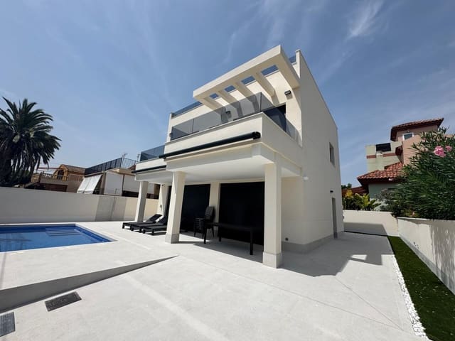 4 soveværelse Villa til salg i La Marina, Elche / Elx med swimmingpool garage - € 650.000 (Ref: 9348624)