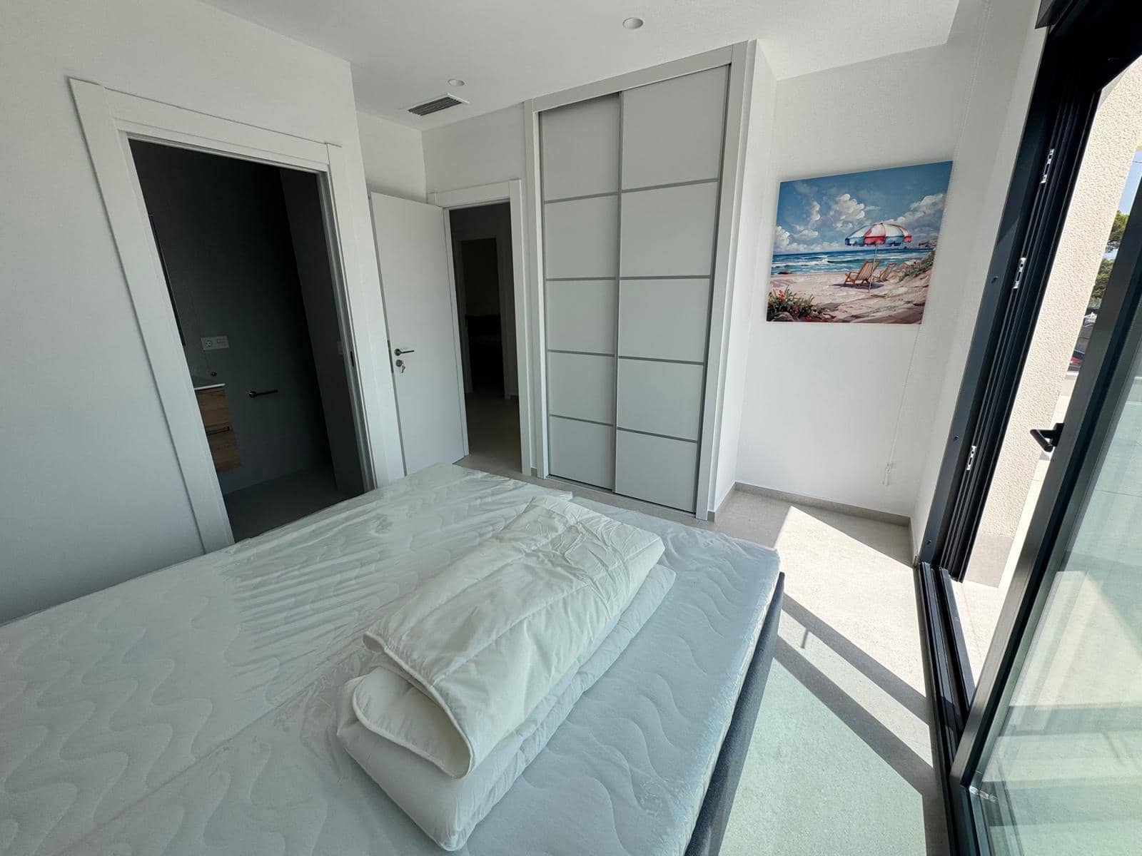 4 makuuhuone Huvila myytävänä paikassa La Marina mukana uima-altaan 
autotalli - 650 000 € (Ref: 9348624)