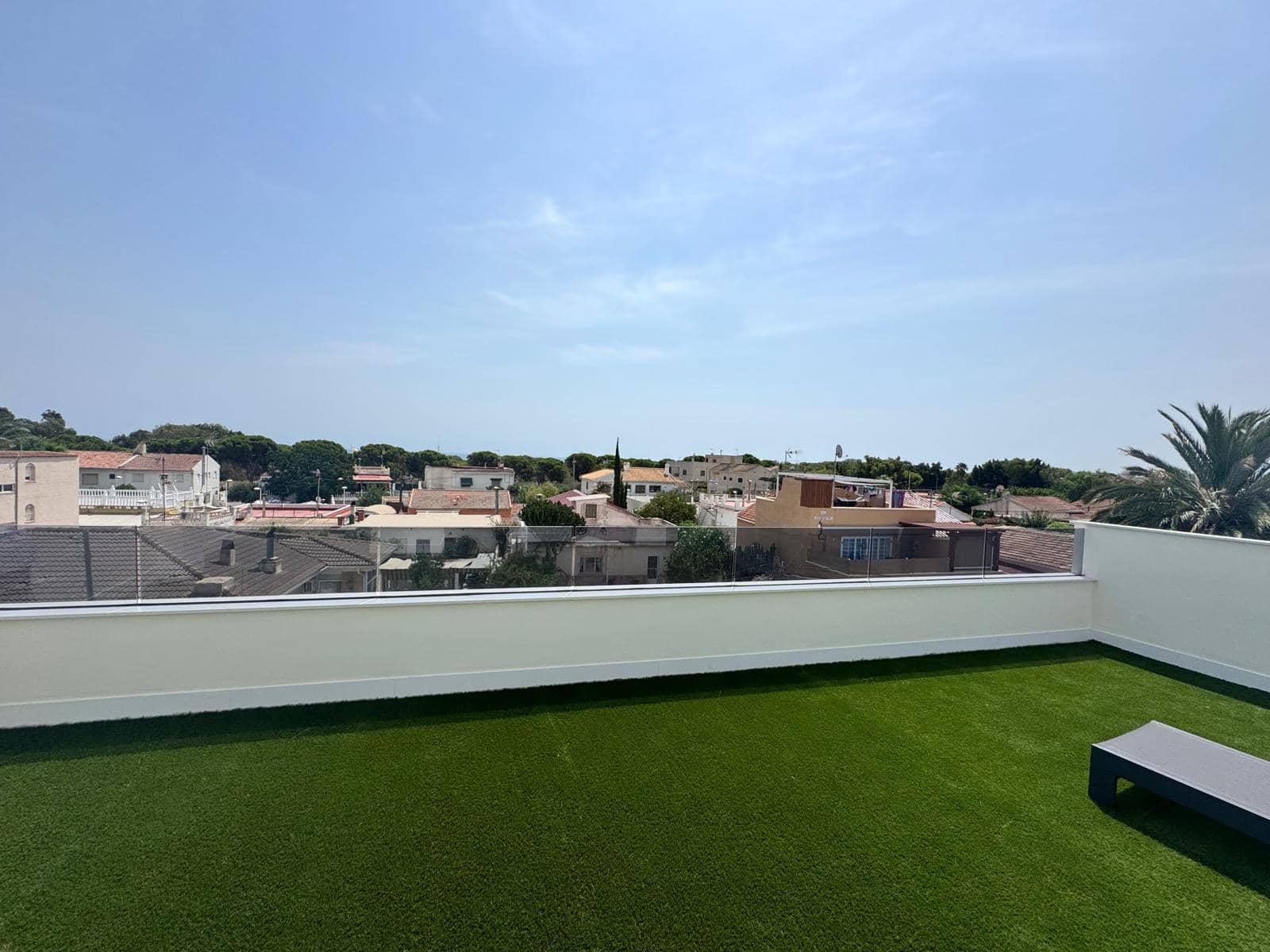 4 makuuhuone Huvila myytävänä paikassa La Marina mukana uima-altaan 
autotalli - 650 000 € (Ref: 9348624)