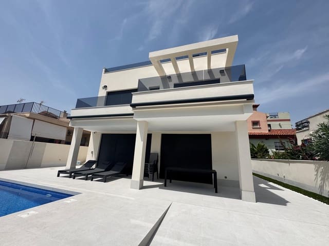 4 soveværelse Villa til salg i La Marina, Elche / Elx med swimmingpool garage - € 650.000 (Ref: 9348624)