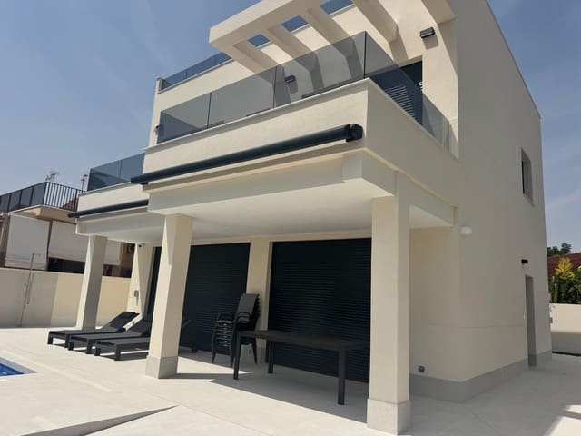 4 soveværelse Villa til salg i La Marina, Elche / Elx med swimmingpool garage - € 650.000 (Ref: 9348624)