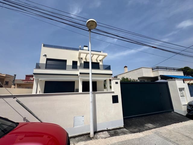 4 soveværelse Villa til salg i La Marina, Elche / Elx med swimmingpool garage - € 650.000 (Ref: 9348624)