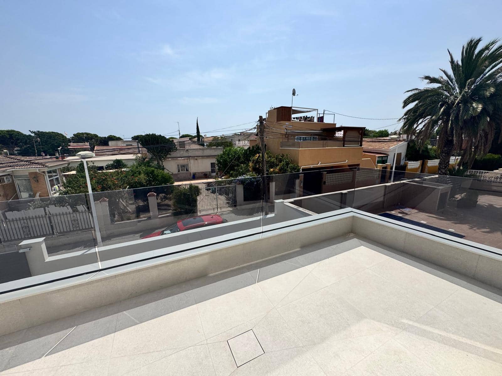 4 makuuhuone Huvila myytävänä paikassa La Marina mukana uima-altaan 
autotalli - 650 000 € (Ref: 9348624)