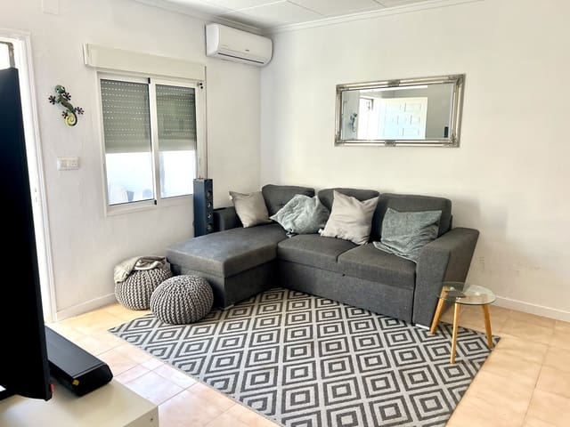 3 makuuhuone Rivitalo myytävänä paikassa La Marina, Elche / Elx - 99 000 € (Ref: 9362920)