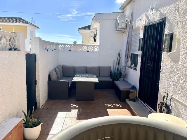 3 makuuhuone Rivitalo myytävänä paikassa La Marina, Elche / Elx - 99 000 € (Ref: 9362920)