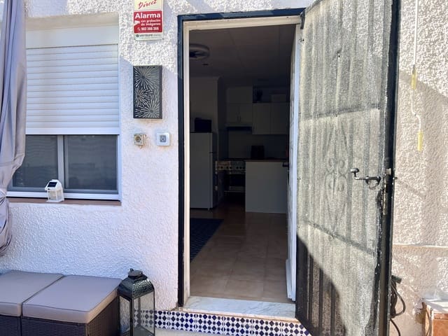 3 makuuhuone Rivitalo myytävänä paikassa La Marina, Elche / Elx - 99 000 € (Ref: 9362920)