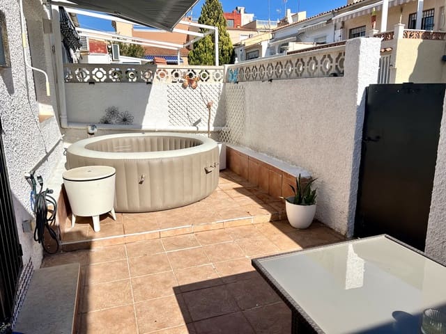 3 makuuhuone Rivitalo myytävänä paikassa La Marina, Elche / Elx - 99 000 € (Ref: 9362920)