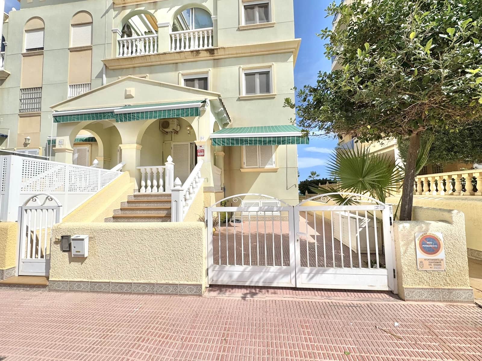 3 soveværelse Villa til salg i Guardamar del Segura - € 350.000 (Ref: 9379564)