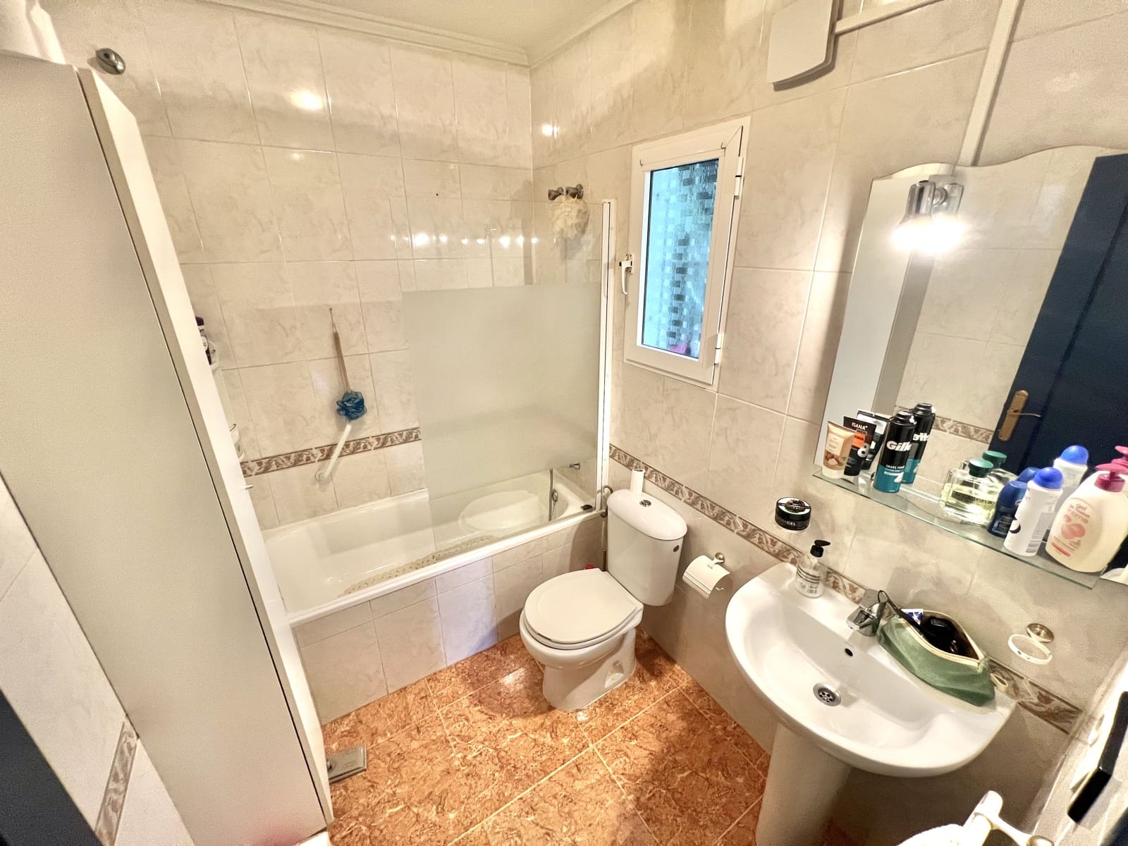 3 makuuhuone Huvila myytävänä paikassa La Marina mukana uima-altaan 
autotalli - 189 000 € (Ref: 9383285)