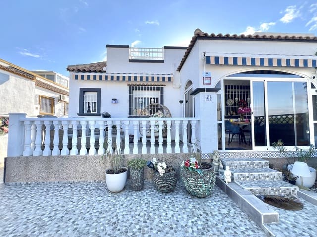 3 makuuhuone Huvila myytävänä paikassa La Marina, Elche / Elx mukana uima-altaan 
autotalli - 189 000 € (Ref: 9383285)