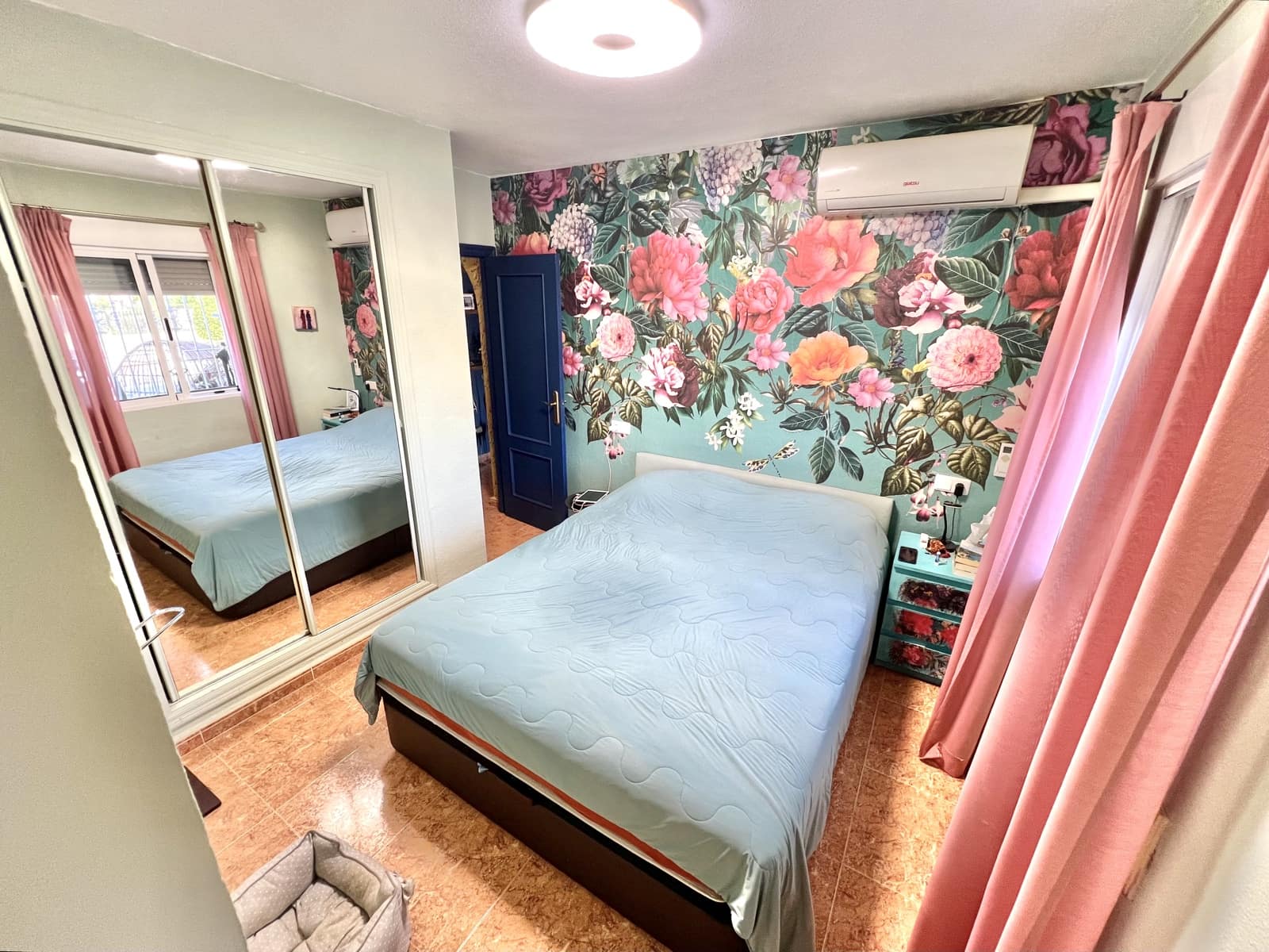 3 makuuhuone Huvila myytävänä paikassa La Marina mukana uima-altaan 
autotalli - 189 000 € (Ref: 9383285)