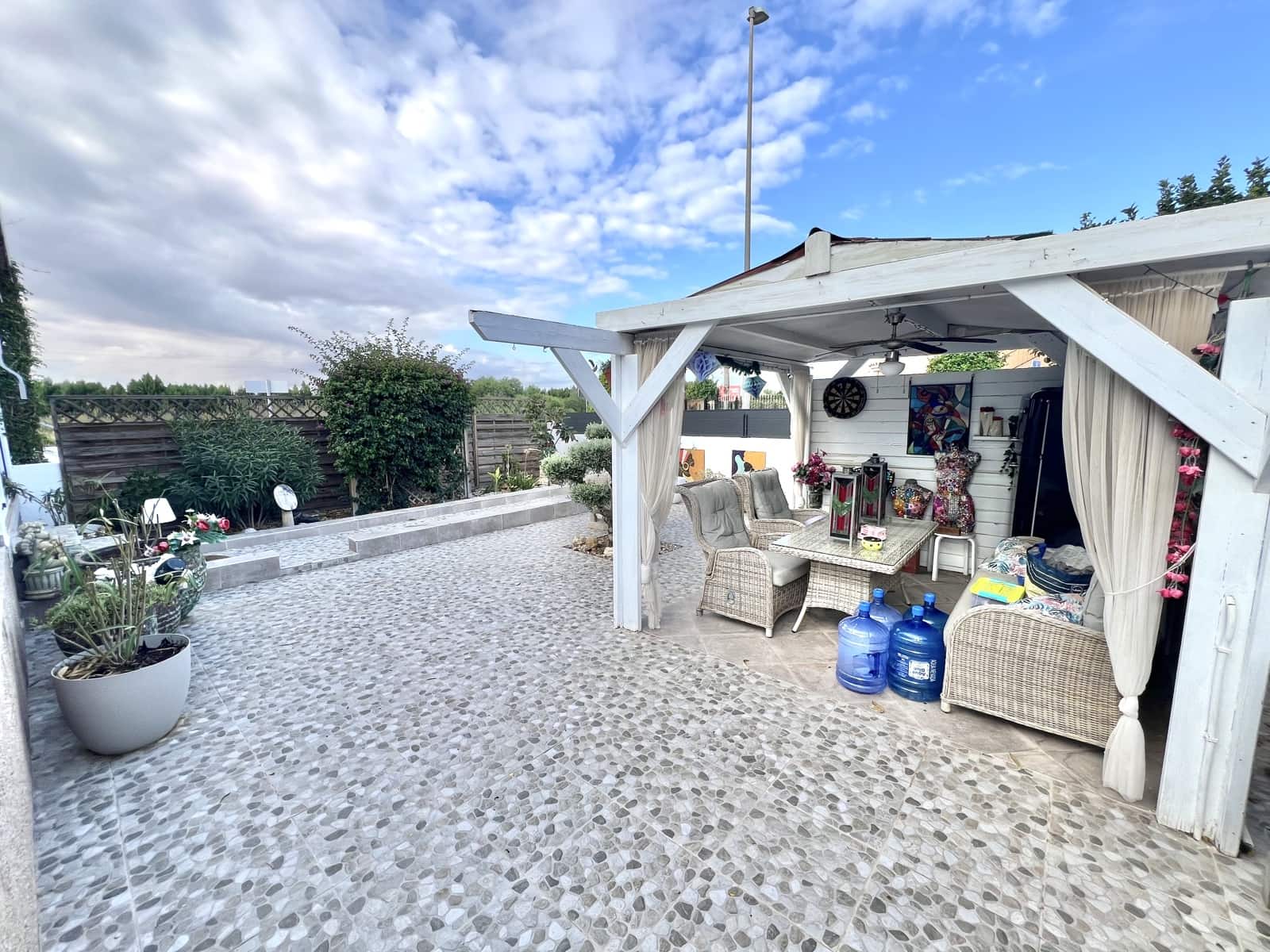 3 makuuhuone Huvila myytävänä paikassa La Marina mukana uima-altaan 
autotalli - 189 000 € (Ref: 9383285)