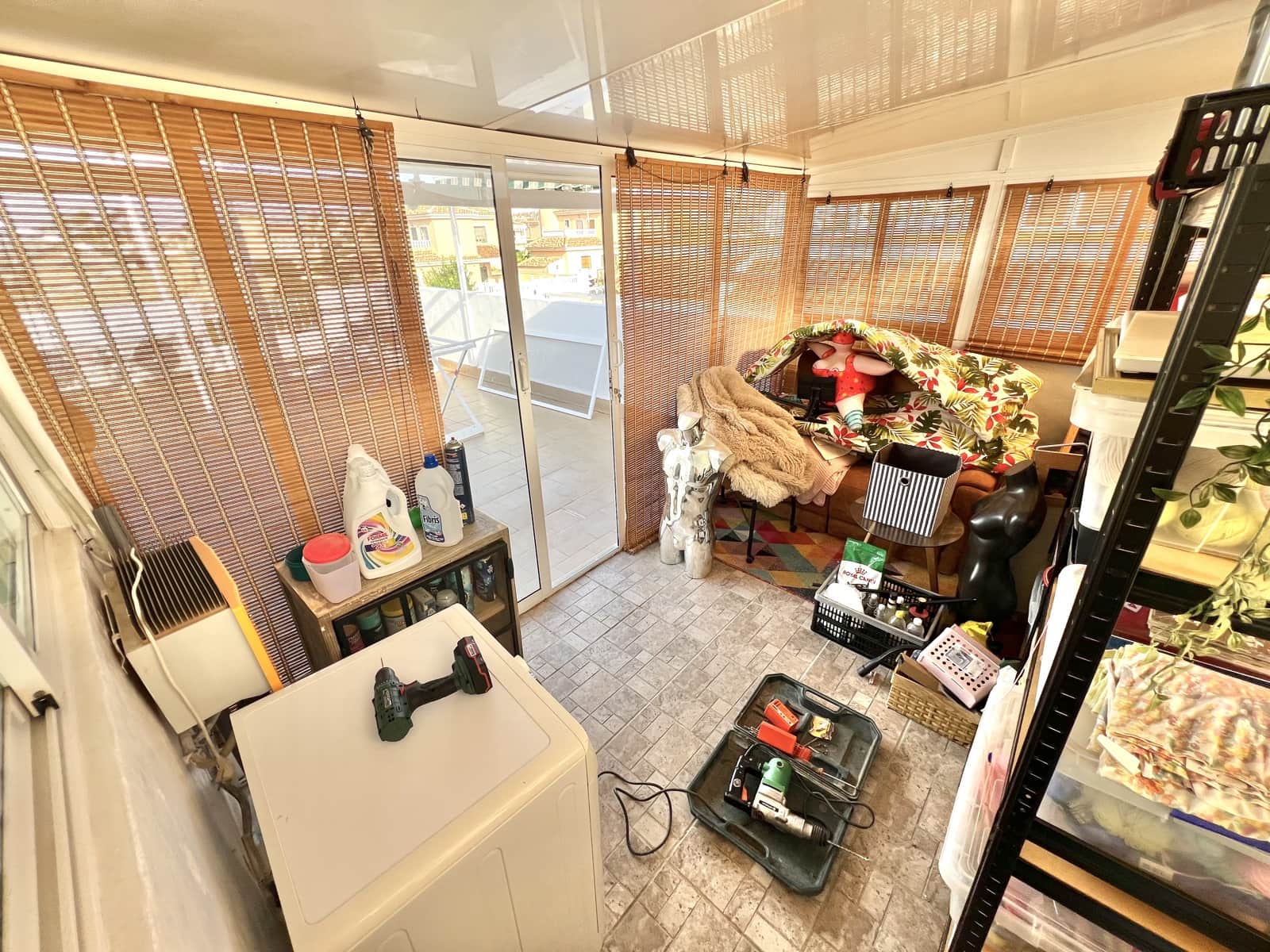 3 makuuhuone Huvila myytävänä paikassa La Marina mukana uima-altaan 
autotalli - 189 000 € (Ref: 9383285)