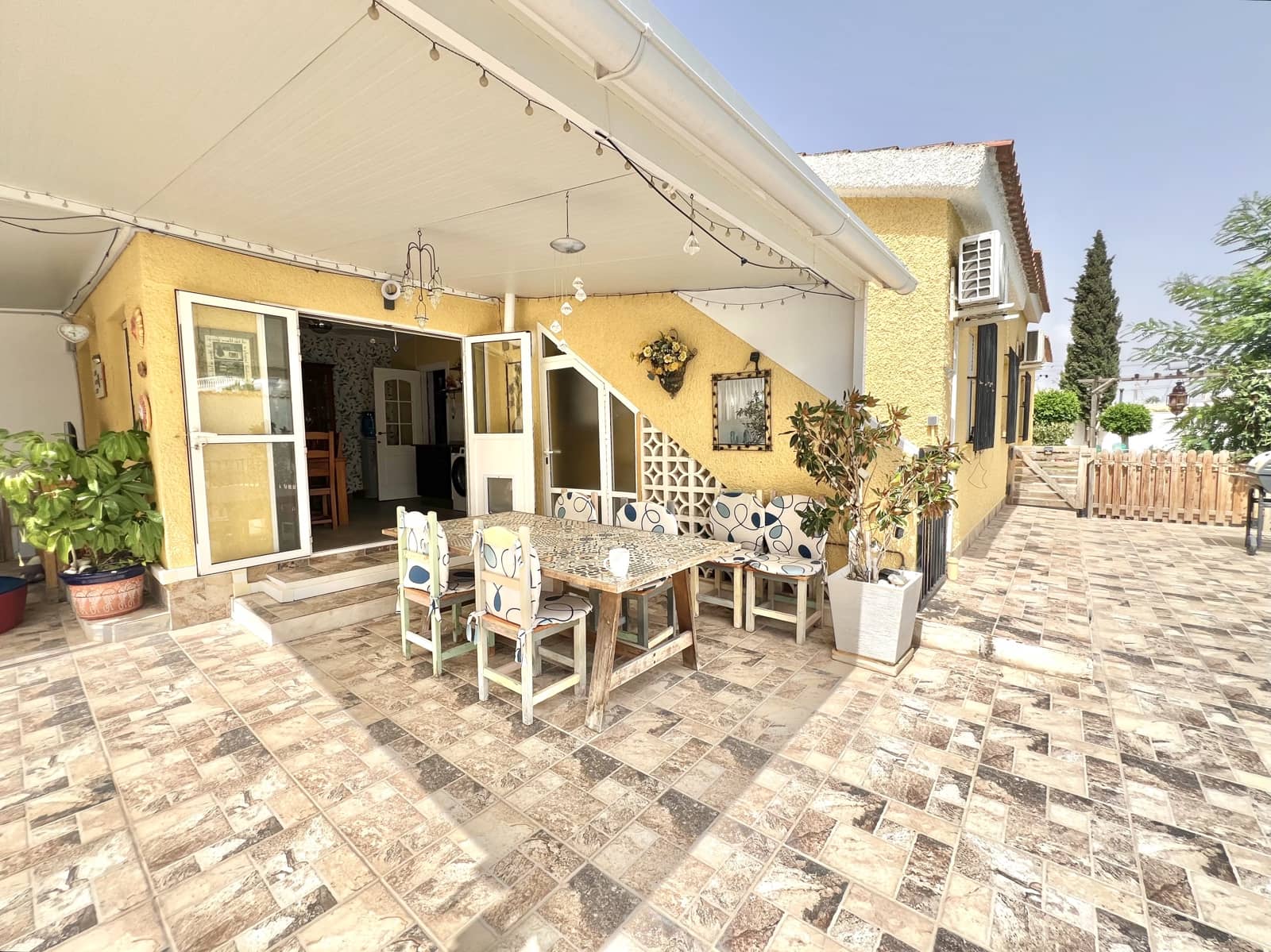 4 soverom Villa til salgs i La Marina med svømmebasseng garasje - € 410 000 (Ref: 9396773)