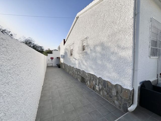 3 soveværelse Villa til salg i La Marina, Elche / Elx med garage - € 227.999 (Ref: 9417813)