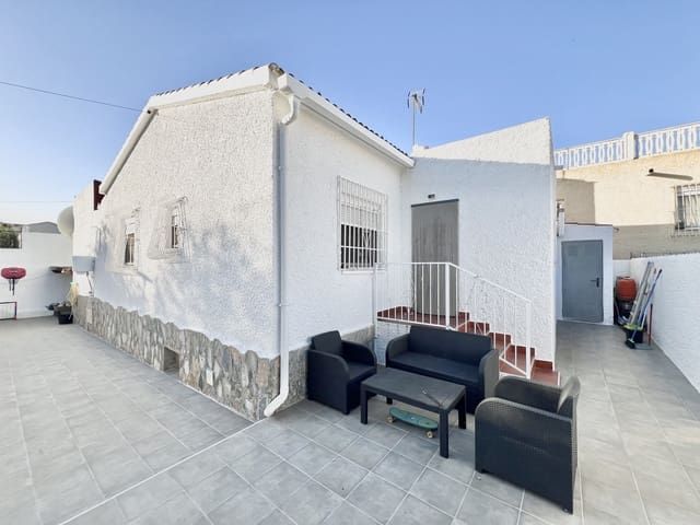 3 soveværelse Villa til salg i La Marina, Elche / Elx med garage - € 227.999 (Ref: 9417813)