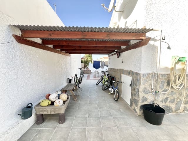 3 soveværelse Villa til salg i La Marina, Elche / Elx med garage - € 227.999 (Ref: 9417813)