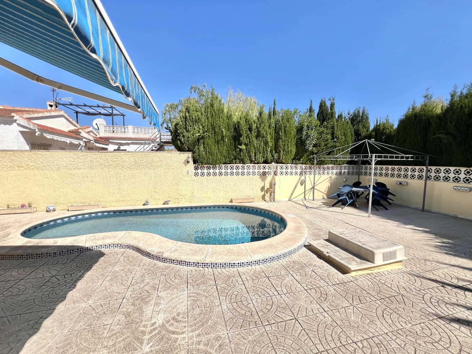 2 soveværelse Villa til salg i La Marina med swimmingpool garage - € 219.950 (Ref: 9428214)