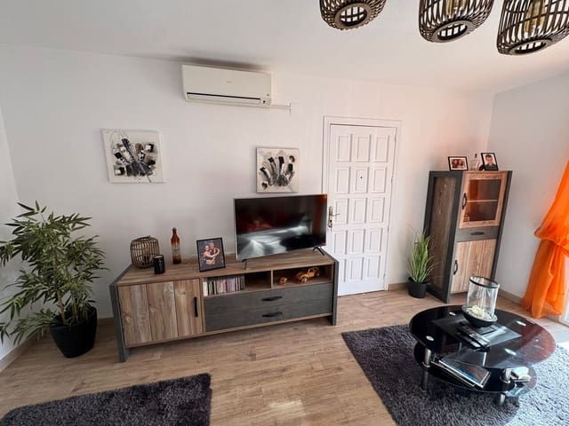 2 soveværelse Lejlighed til salg i La Marina, Elche / Elx med swimmingpool - € 118.000 (Ref: 9438738)