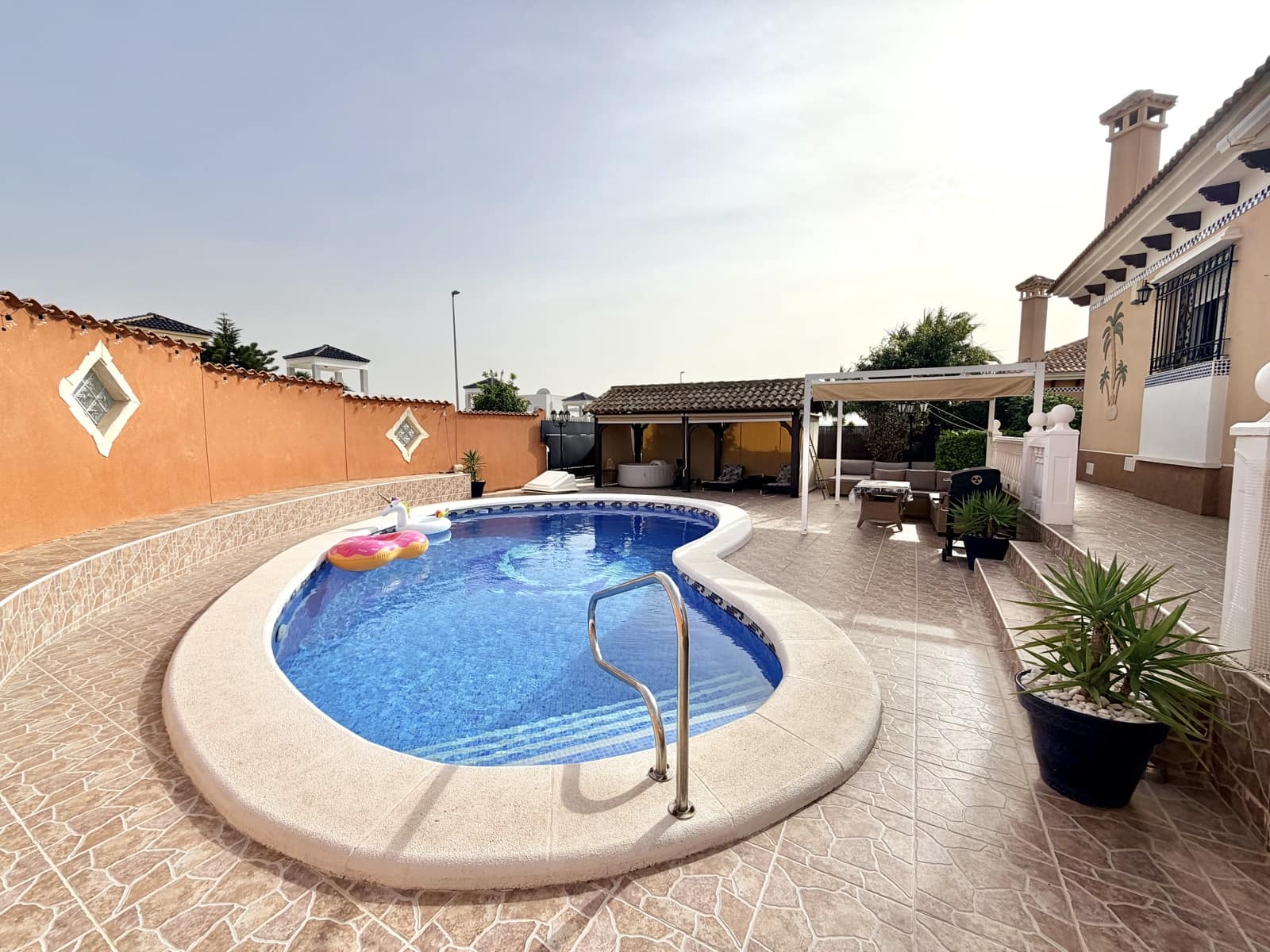 Chalet de 3 habitaciones en La Marina en venta con piscina garaje - 359.999 € (Ref: 9453576)