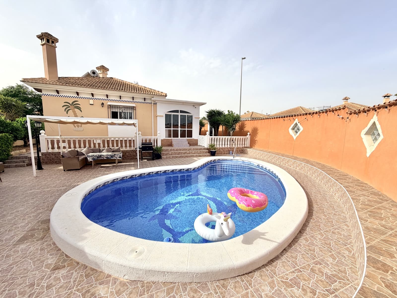 Chalet de 3 habitaciones en La Marina en venta con piscina garaje - 359.999 € (Ref: 9453576)