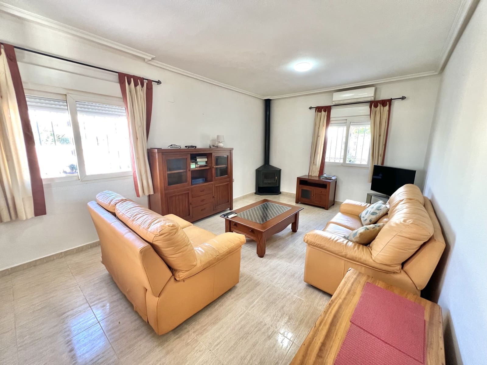 3 bedroom Villa for sale in La Marina with pool garage - € 329,950 (Ref: 9489997)