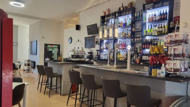 Local Commercial à vendre à La Marina, Elche / Elx - 150 000 € (Ref: 9495381)