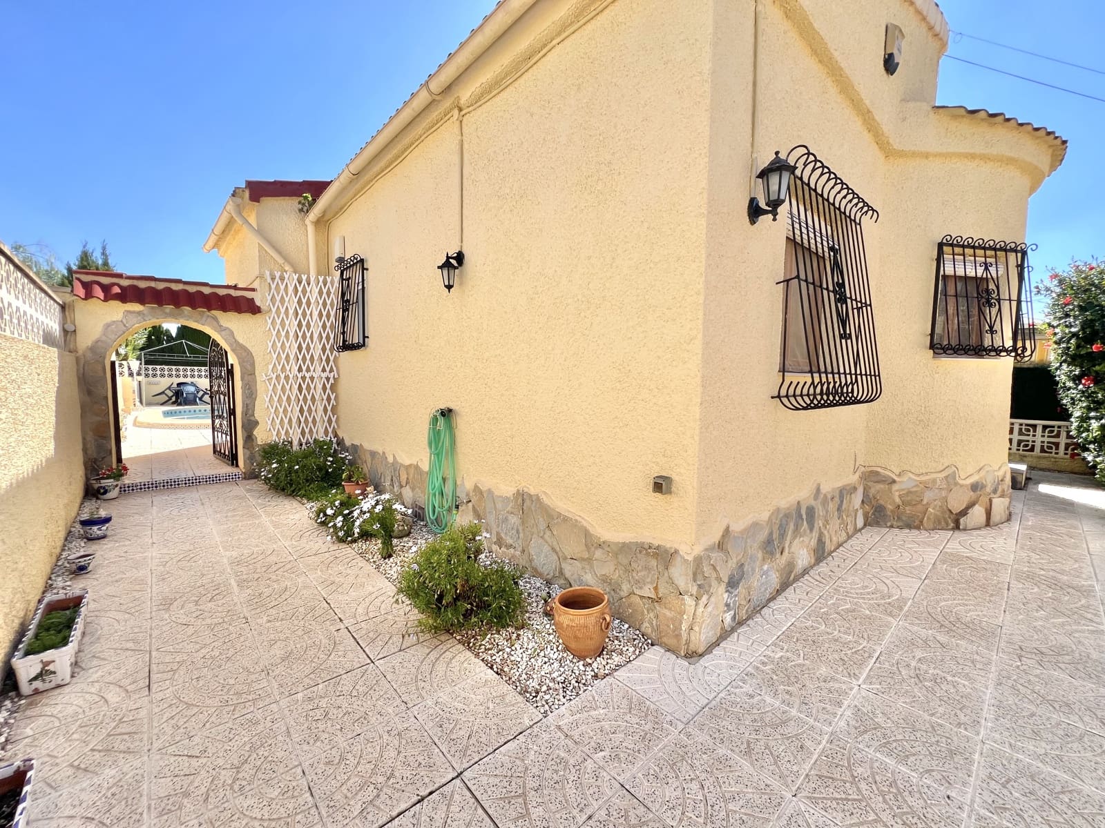 2 soverom Villa til salgs i La Marina med svømmebasseng garasje - € 219 950 (Ref: 9500430)