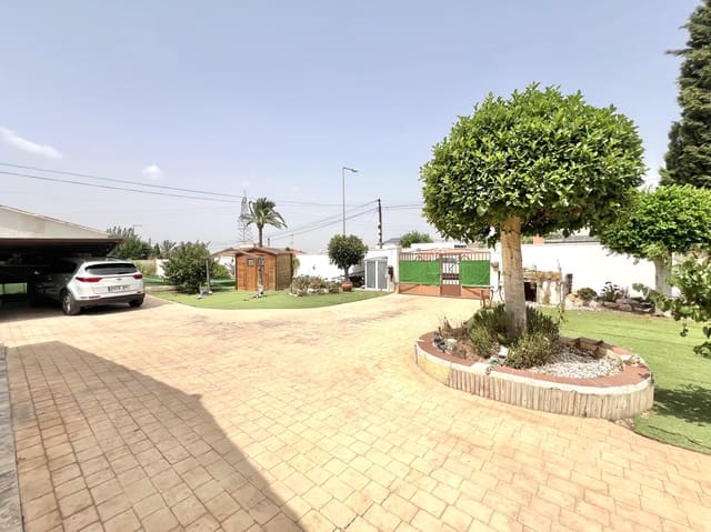 4 bedroom Villa for sale in La Marina, Elche / Elx with pool garage - € 399,999 (Ref: 9504696)