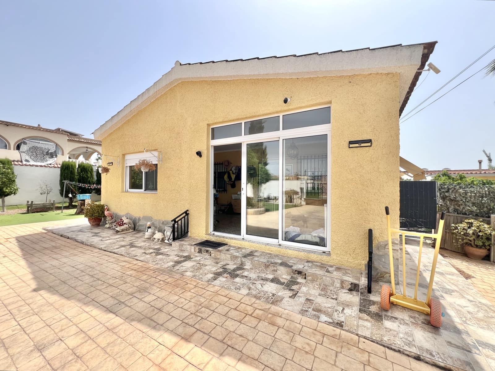 4 bedroom Villa for sale in La Marina with pool garage - € 399,999 (Ref: 9504696)