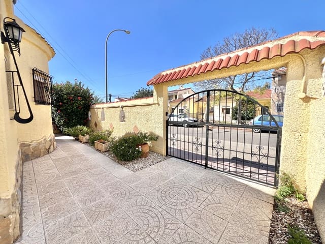 2 sovrum Villa till salu i La Marina, Elche / Elx med pool garage - 219 950 € (Ref: 9524943)