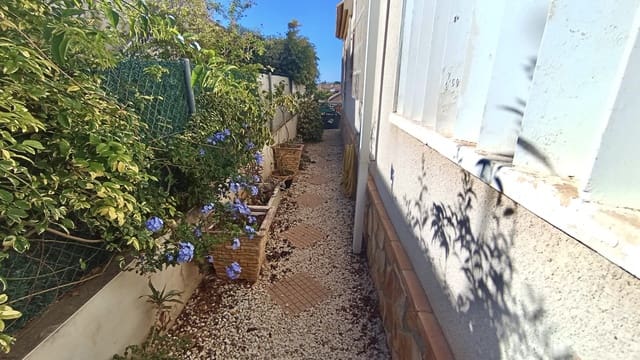 3 makuuhuone Huvila myytävänä paikassa La Marina, Elche / Elx mukana uima-altaan - 229 950 € (Ref: 9528646)