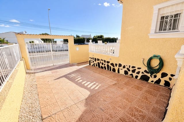 2 quarto Moradia para venda em La Marina, Elche / Elx com piscina garagem - 205 000 € (Ref: 9532739)