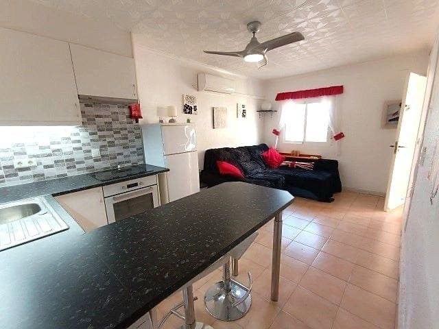 2 soveværelse Rækkehus til salg i La Marina - € 105.000 (Ref: 9535189)