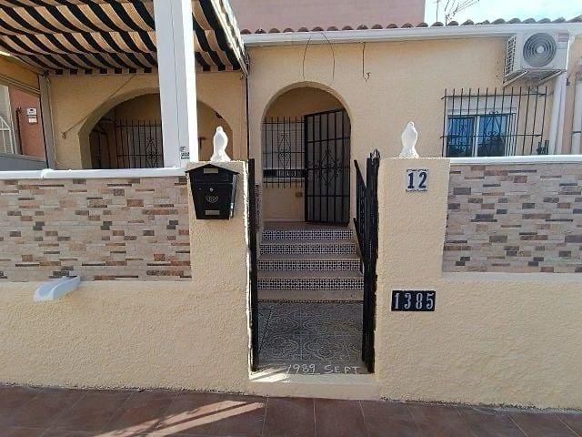 2 soveværelse Rækkehus til salg i La Marina, Elche / Elx - € 105.000 (Ref: 9535189)