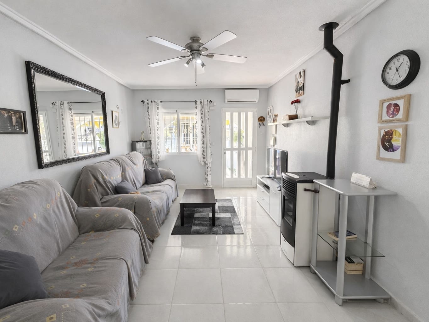 3 bedroom Villa for sale in La Marina with pool garage - € 184,950 (Ref: 9542393)