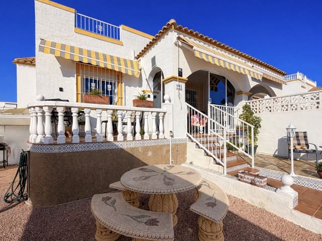 3 makuuhuone Huvila myytävänä paikassa La Marina, Elche / Elx mukana uima-altaan 
autotalli - 184 950 € (Ref: 9542393)