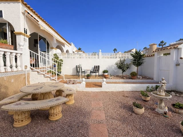 3 makuuhuone Huvila myytävänä paikassa La Marina, Elche / Elx mukana uima-altaan 
autotalli - 184 950 € (Ref: 9542393)