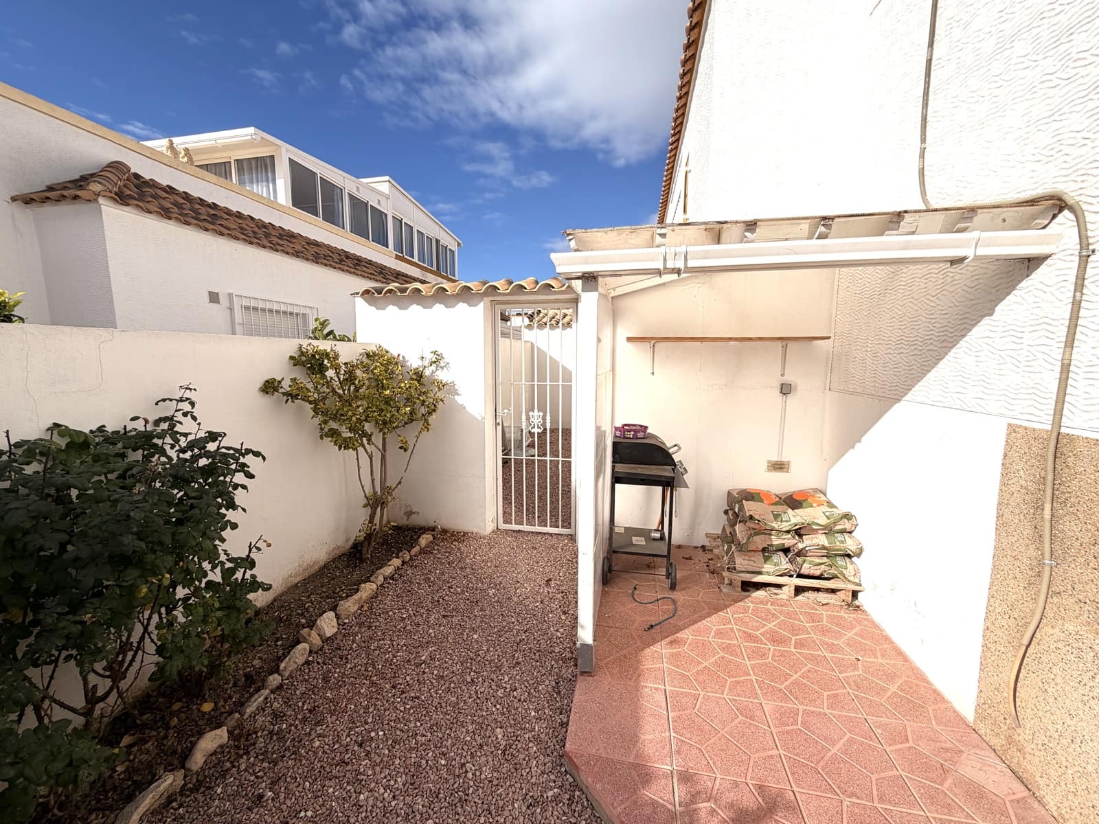 3 bedroom Villa for sale in La Marina with pool garage - € 184,950 (Ref: 9542393)