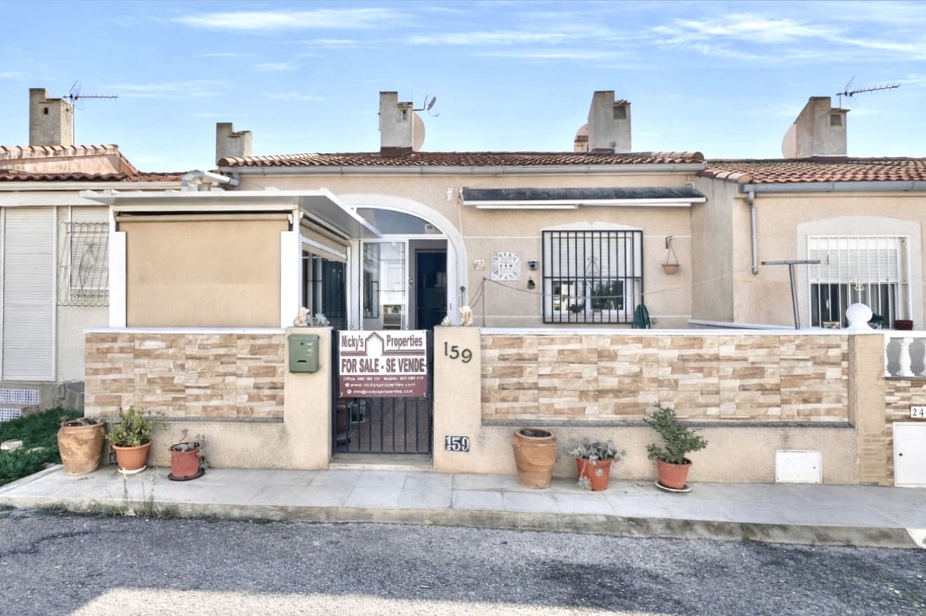 2 makuuhuone Rivitalo myytävänä paikassa La Marina - 119 000 € (Ref: 9544557)