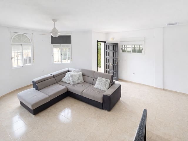 3 soveværelse Villa til salg i La Marina, Elche / Elx med swimmingpool garage - € 172.000 (Ref: 9559757)